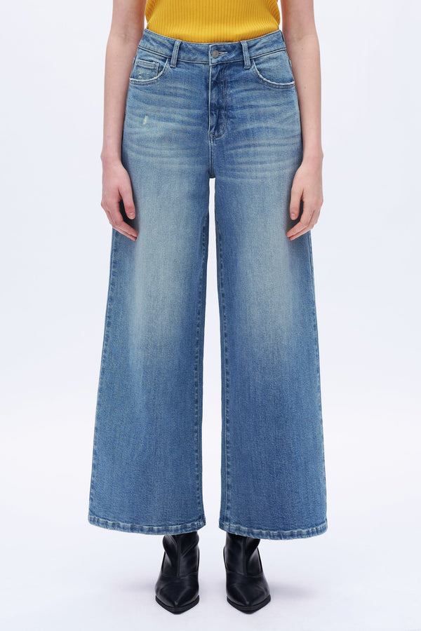 Effortless Wide Leg Jeans