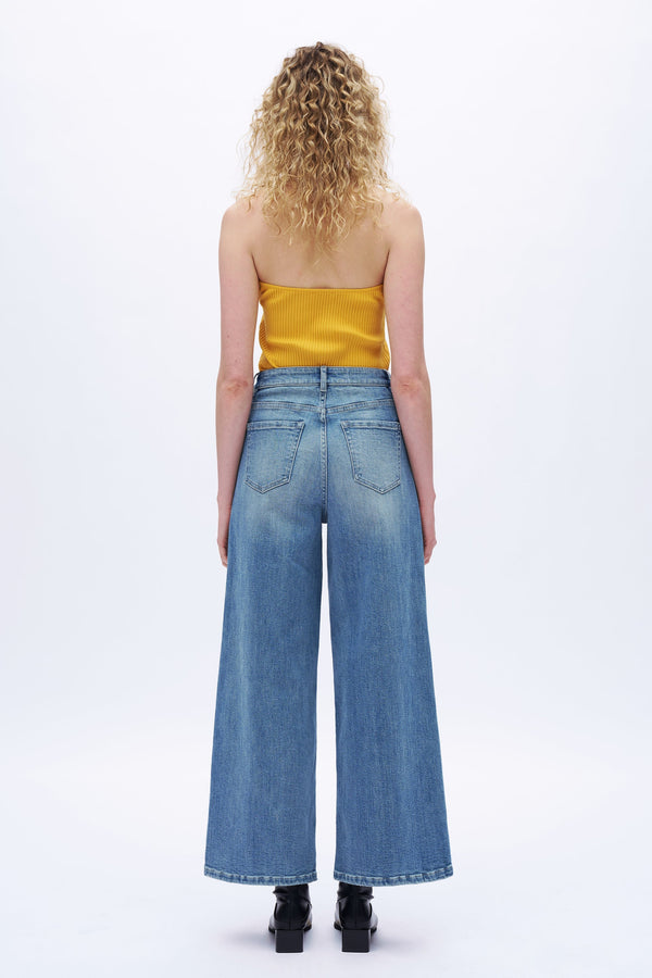 Effortless Wide Leg Jeans
