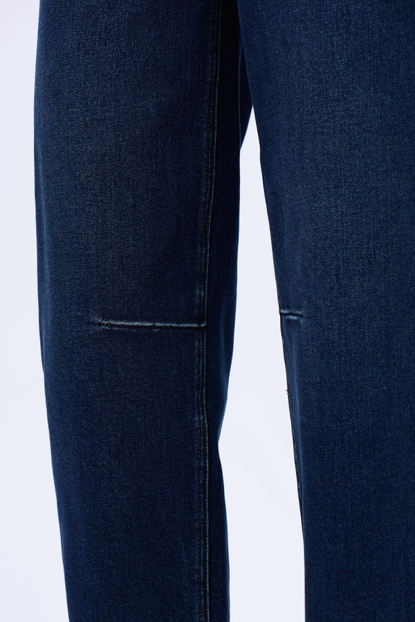 Structured Modern Barrel Jeans