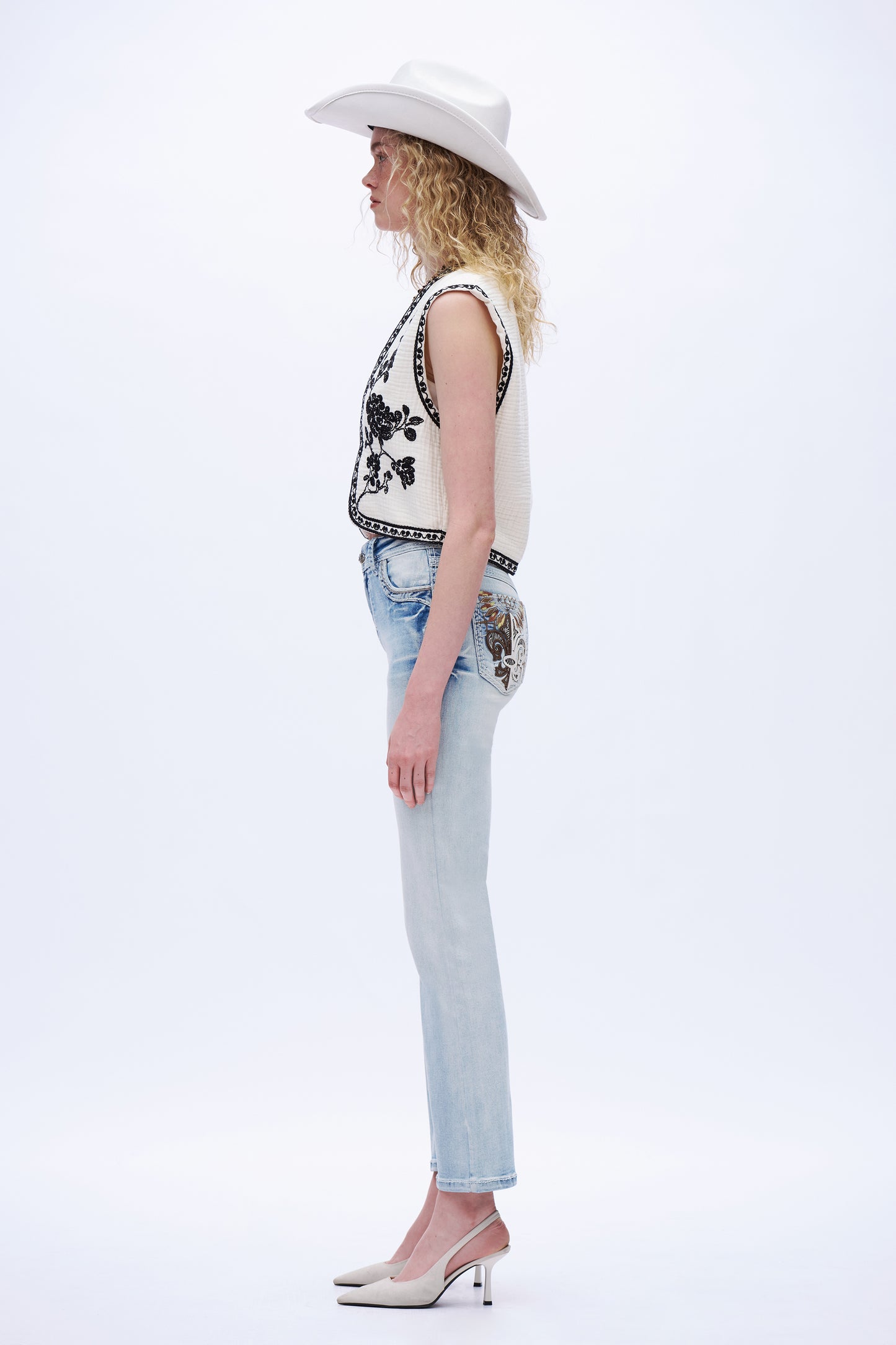 Western Spirit Embellished Embroidered Jeans